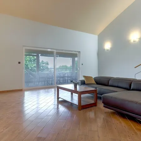 Matela Villa *