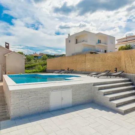 Matela Villa