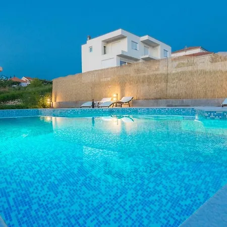 Matela Villa *